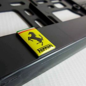 Referencje ramki do tablic rejestracyjne - Ferrari