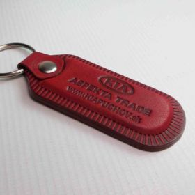 Breloki skrzane i gumowe z logo - referencje - Kia