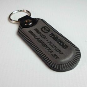 Breloki skrzane i gumowe z logo - referencje - Mazda