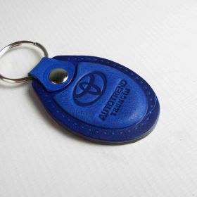 Breloki skrzane i gumowe z logo - referencje - Toyota