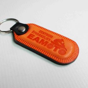 Breloki skrzane i gumowe z logo - referencje - EAMOTO