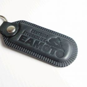 Breloki skrzane i gumowe z logo - referencje - EAMOTO