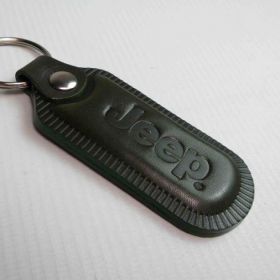Breloki skrzane i gumowe z logo - referencje - Jeep
