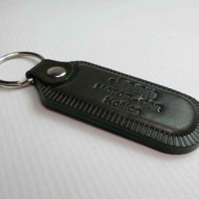 Breloki skrzane i gumowe z logo - referencje - Jeep